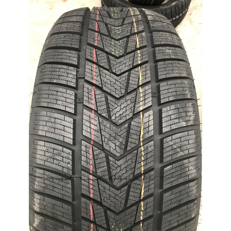 Tracmax S330 225 / 45 R18 95V 95V